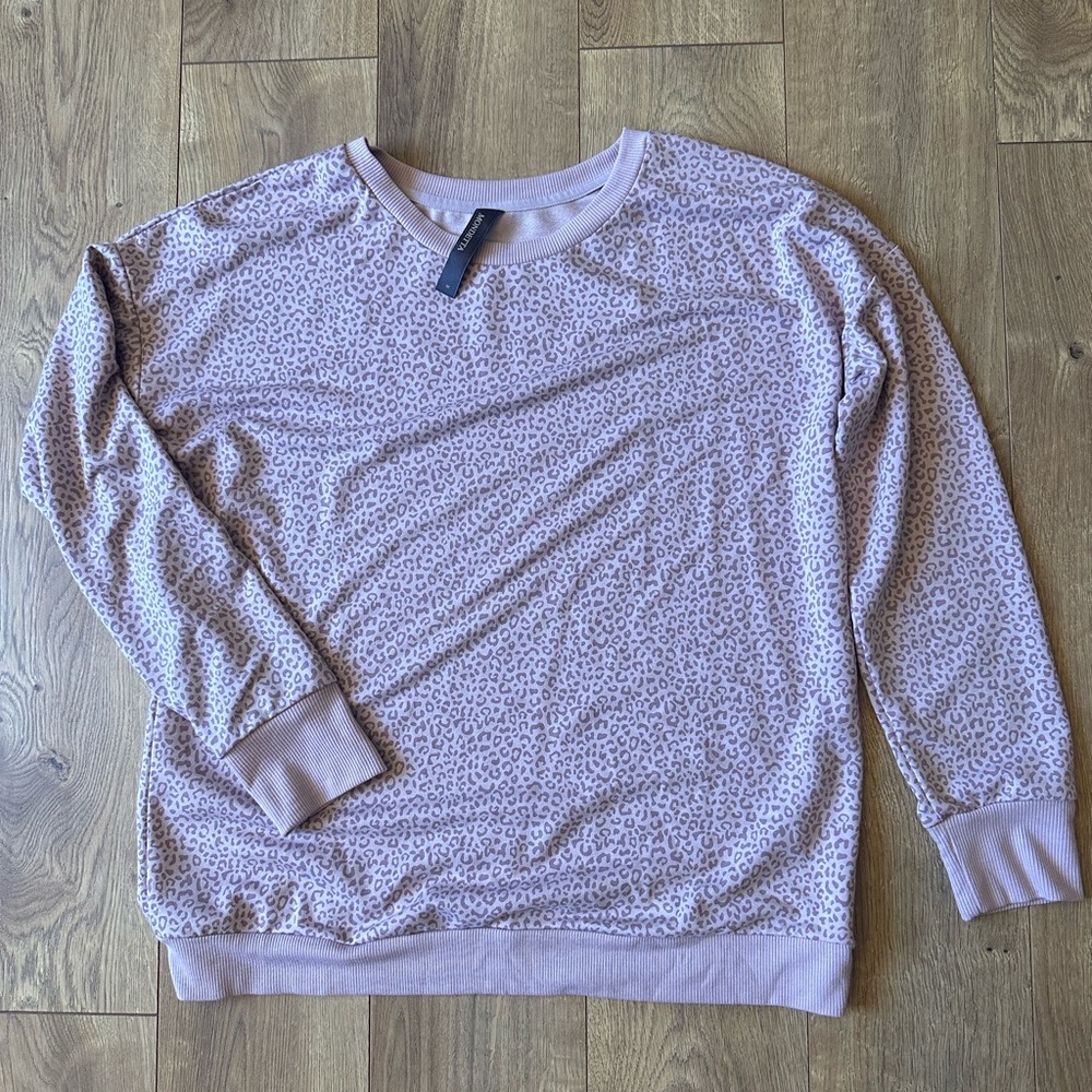 Mondetta lightweight long sleeve, size medium, never worn